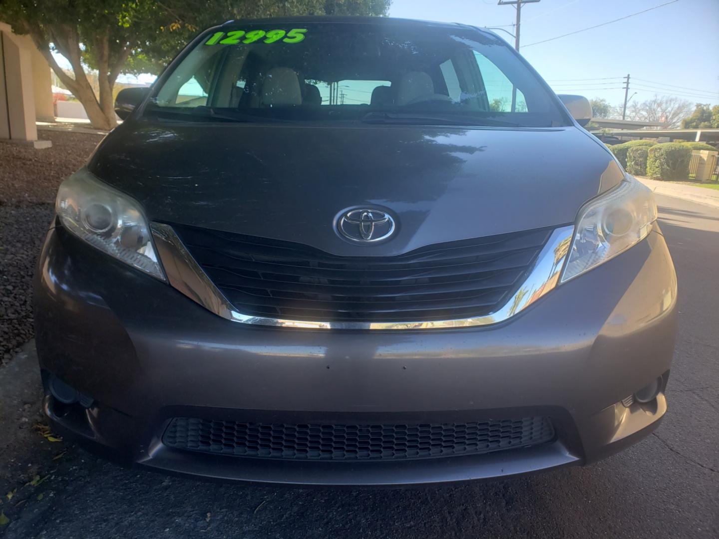 2012 /gray and lite gray Toyota Sienna le (5TDKK3DC2CS) with an 3.5L V6 DOHC 24V engine, 6-Speed Automatic Overdrive transmission, located at 323 E Dunlap Ave., Phoenix, AZ, 85020, (602) 331-9000, 33.567677, -112.069000 - Photo#1